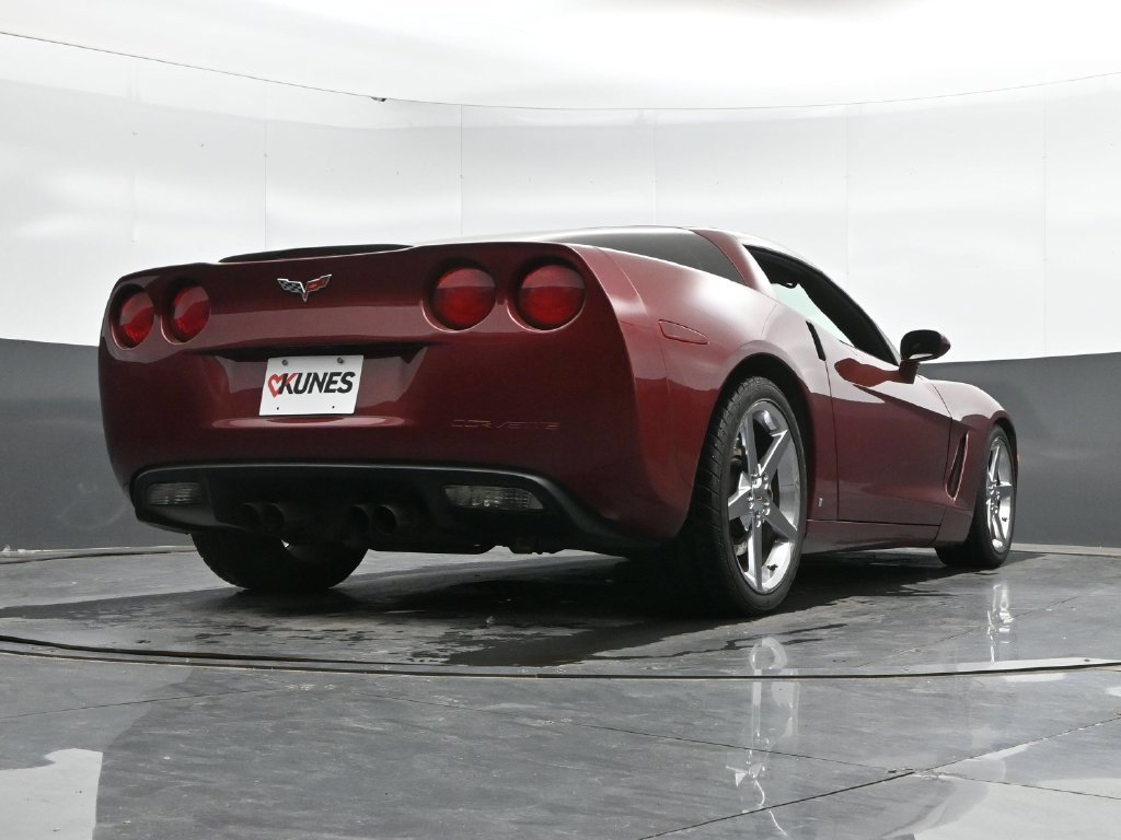 Used 2007 Chevrolet Corvette Coupe w/ Preferred Equipment Group RWD image 31