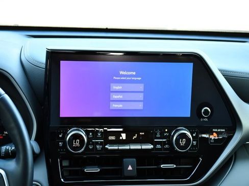 Used 2023 Toyota Highlander Limited image 29