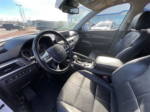 Used 2020 Kia Telluride EX image 16