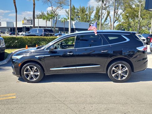 Used 2022 Buick Enclave Essence w/ Sport Touring Edition image 8