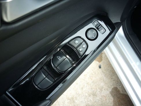 Used 2023 Nissan Altima 2.5 SV image 13