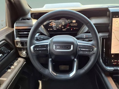 Certified 2025 GMC Yukon XL Denali w/ Sun & Power Step Package AWD/4WD image 22