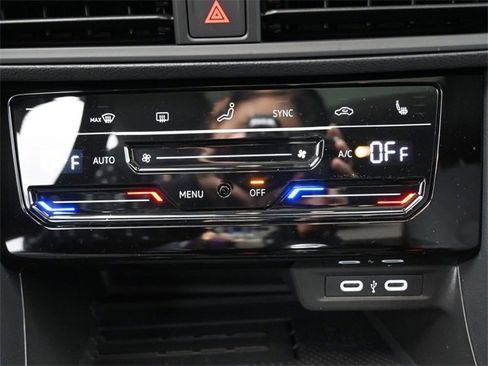 New 2026 Volkswagen Jetta SE image 4