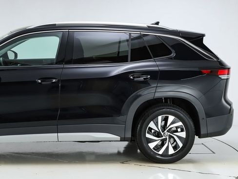 New 2026 Volkswagen Tiguan S FWD image 41