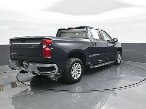 Used 2022 Chevrolet Silverado 1500 LT w/ Z71 Off-Road Package AWD/4WD image 6