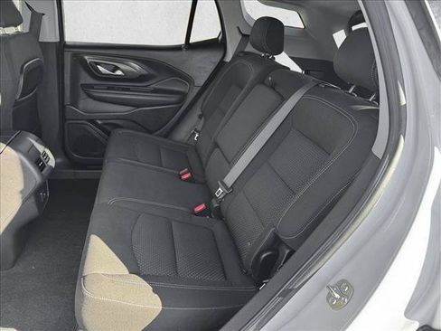 Used 2024 GMC Terrain SLE AWD/4WD image 17