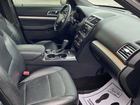 Used 2016 Ford Explorer XLT w/ Equipment Group 202A image 34