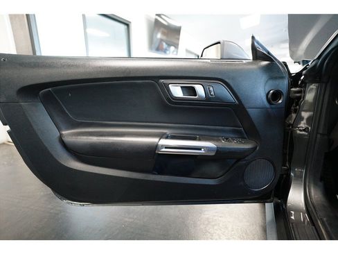 Used 2020 Ford Mustang Coupe RWD image 13