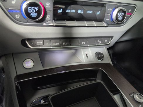 Certified 2025 Audi Q5 2.0T Premium Plus w/ Premium Plus Package image 9