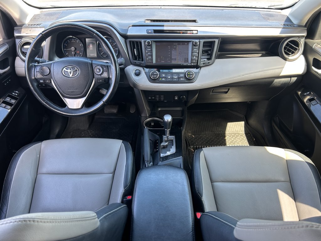 Used 2018 Toyota RAV4 Limited FWD image 29
