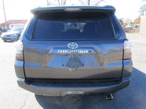 Used 2015 Toyota 4Runner SR5 Premium image 9