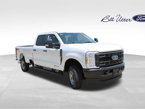 New 2026 Ford F250 XL w/ FX4 Off-Road Package AWD/4WD image 2