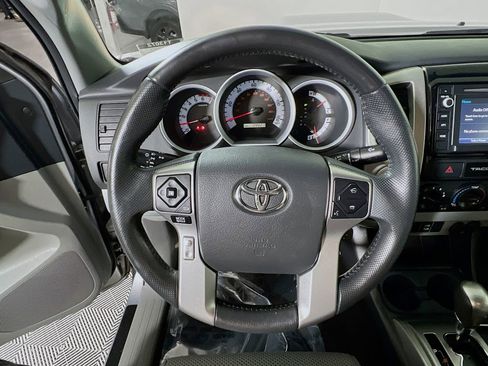 Used 2015 Toyota Tacoma 4x4 Double Cab w/ TRD Sport Package image 11