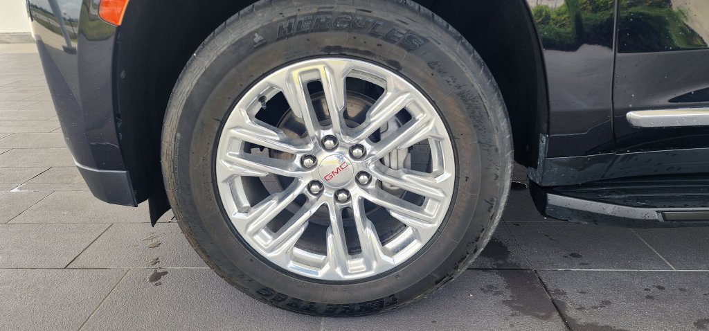 Used 2023 GMC Yukon SLT AWD/4WD image 13