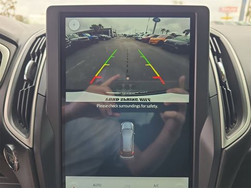 Certified 2021 Ford Edge SE image 17