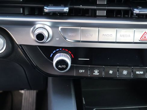 New 2025 Kia Telluride LX FWD image 26