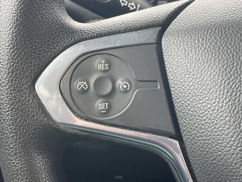 Used 2021 Chevrolet Traverse LS image 25