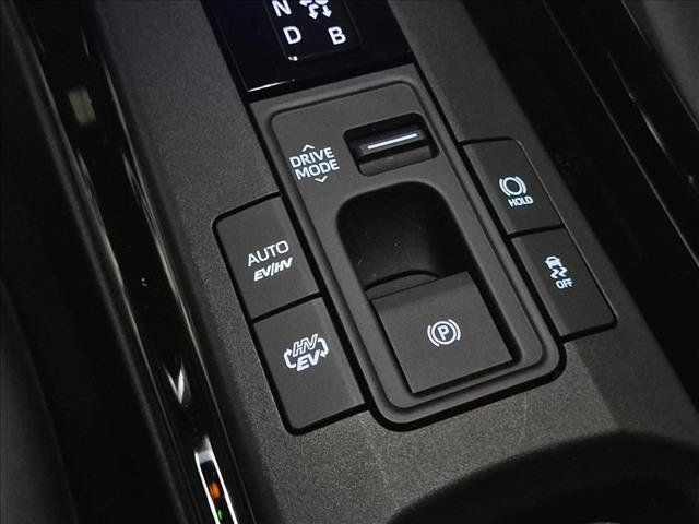 Used 2026 Toyota Prius Plug-In Hybrid FWD image 16