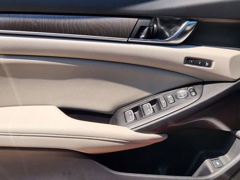 Used 2021 Honda Accord Touring image 24
