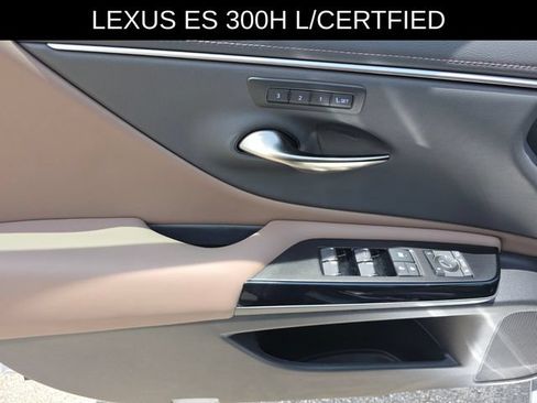 Used 2025 Lexus ES 300h w/ Premium Package FWD image 24