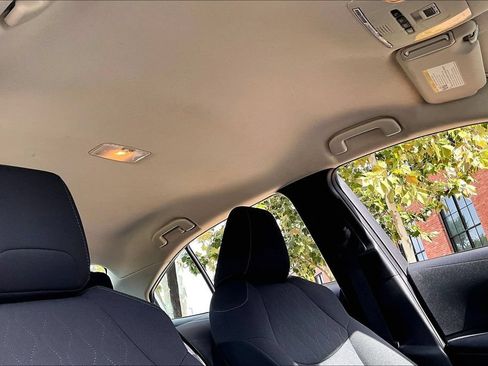 Used 2021 Toyota Corolla LE FWD image 23