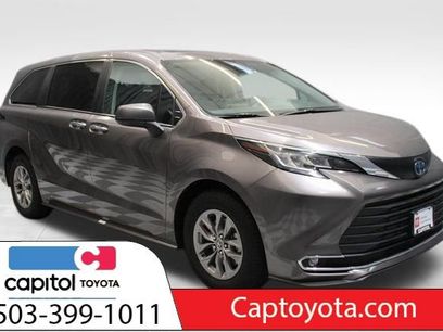 Certified 2022 Toyota Sienna XLE