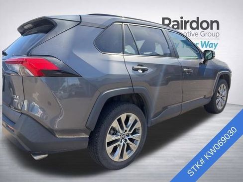 Used 2019 Toyota RAV4 XLE Premium AWD/4WD image 2