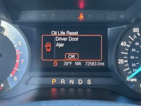 Used 2016 Ford Edge SE image 28