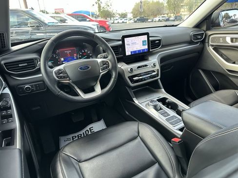 Used 2022 Ford Explorer XLT w/ Equipment Group 202A image 17