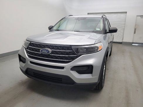 Used 2022 Ford Explorer XLT AWD/4WD image 15