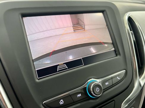 Used 2024 Chevrolet Equinox LS FWD image 14