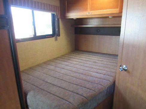 Used 2017 Ford E-450 and Econoline 450 Super Duty w/ Motorhome Prep Package image 52