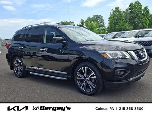 Used 2018 Nissan Pathfinder Platinum AWD/4WD image 3