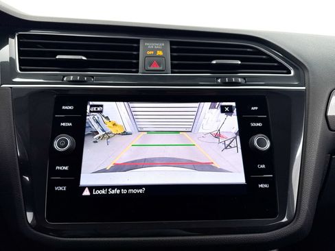 Used 2022 Volkswagen Tiguan SE FWD image 8