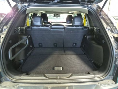 Used 2016 Jeep Cherokee Limited image 8