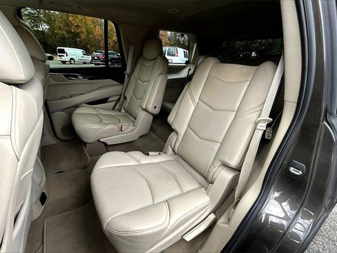 Certified 2020 Cadillac Escalade Luxury image 20