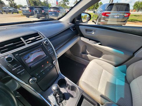 Used 2016 Toyota Camry LE FWD image 21