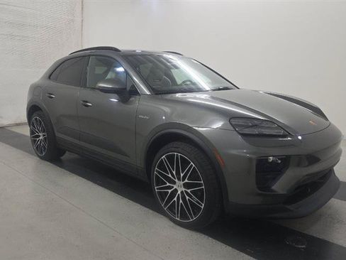 Used 2024 Porsche Macan 4 Electric AWD/4WD image 3