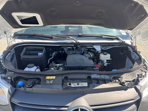 Used 2025 Mercedes-Benz Sprinter 2500 image 30