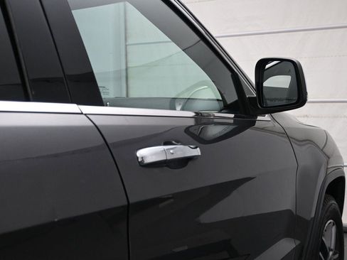 Used 2017 Jeep Grand Cherokee Limited AWD/4WD image 15
