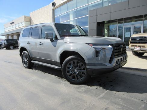 Used 2026 Lexus GX 550 w/ Cold Area Package image 13