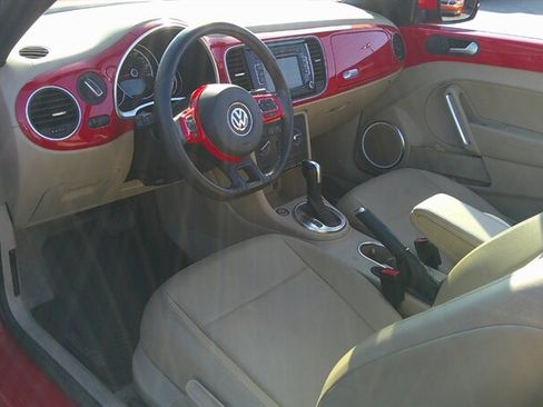 Used 2013 Volkswagen Beetle 2.5 FWD image 11