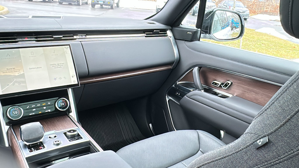 Certified 2023 Land Rover Range Rover SE AWD/4WD image 25