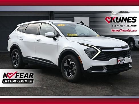 Used 2024 Kia Sportage LX image 1