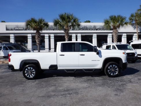 Used 2022 Chevrolet Silverado 2500 Custom w/ Custom Value Package image 1