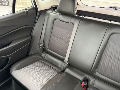 Used 2025 Chevrolet Trax LT image 37