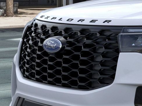New 2026 Ford Explorer ST-Line w/ ST-Line Street Pack image 17