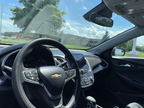 Used 2023 Chevrolet Malibu LS FWD image 9