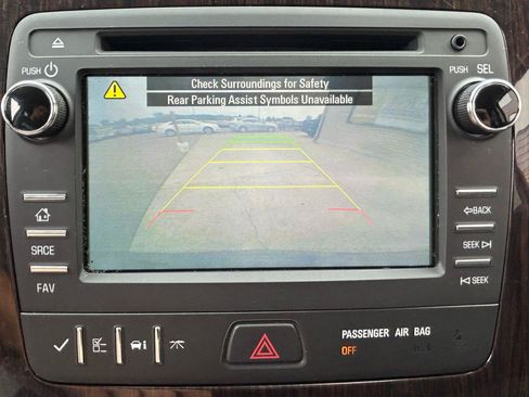 Used 2015 Chevrolet Traverse LT w/ Style and Technology Package FWD image 22