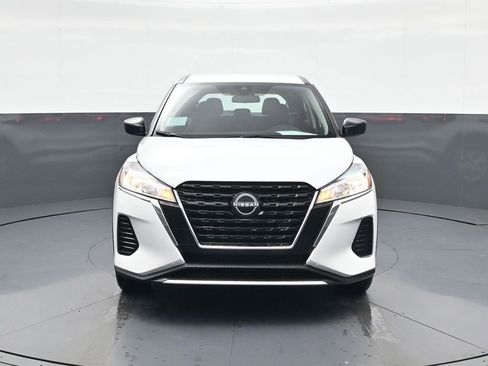 New 2025 Nissan Kicks Play S image 2